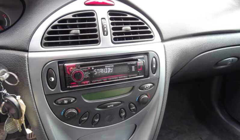 
								Citroën C5 2.0 HDi 110 SX full									