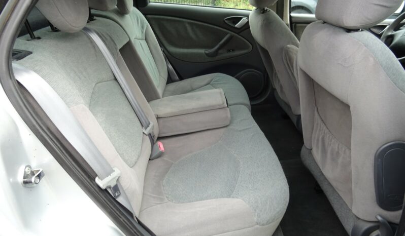 
								Citroën C5 2.0 HDi 110 SX full									