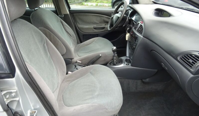 
								Citroën C5 2.0 HDi 110 SX full									