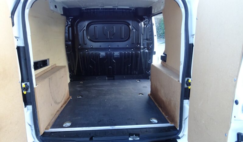 
								Fiat Doblo Cargo FT 1.3 Multijet 95 Pack USB Clim full									
