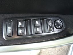 
										Peugeot 308 1.6 e-HDi 115ch FAP Style full									