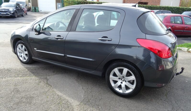 
								Peugeot 308 1.6 e-HDi 115ch FAP Style full									
