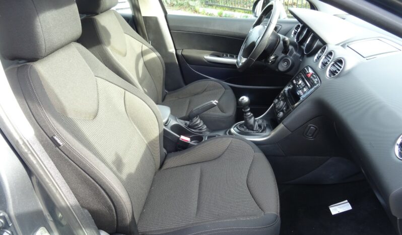 
								Peugeot 308 1.6 e-HDi 115ch FAP Style full									