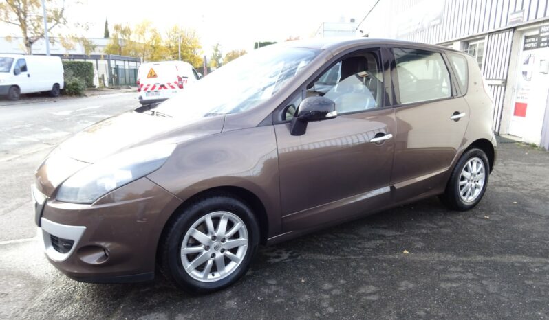 
								Renault Scénic III dCi 110 FAP eco2 Dynamique Euro 5 full									